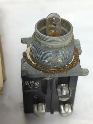 New | in-Stock CUTLER-HAMMER 10250T221 Light Source Equipment Ohio US | Surplus Asset Holdings #1578948
