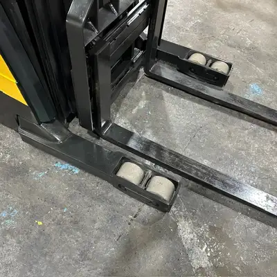 Used 2022 Yale NR035DC Reach Trucks New York US | United Lift #1518236