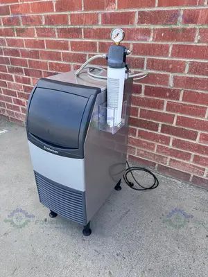 USED SCOTSMAN UF1415A-1A UNDERCOUNTER AIR-COOLED FLAKE ICE MAKER W/ BIN