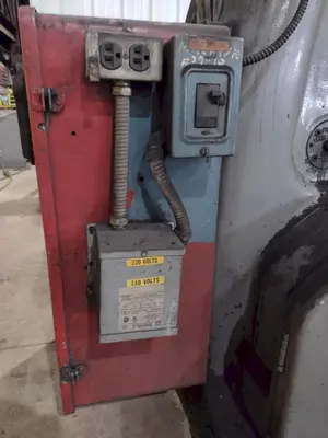 #3 X 15 HP KEARNEY & TRECKER K&T VERTICAL MILL: YOBRO #23771