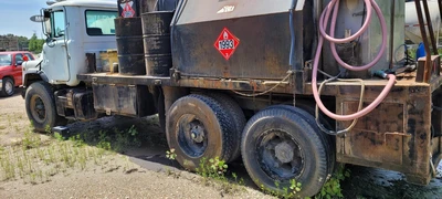 Used 1994 MACK DM690S Fuel & Lube Trucks Tennessee US | Ran Equipment #1403717