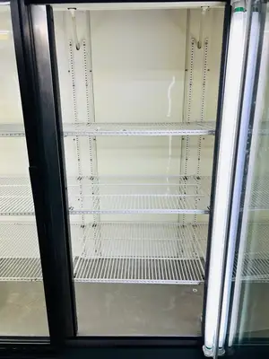 True GDM-72 3 door glass commercial Refrigerated  Merchandiser Refurbished