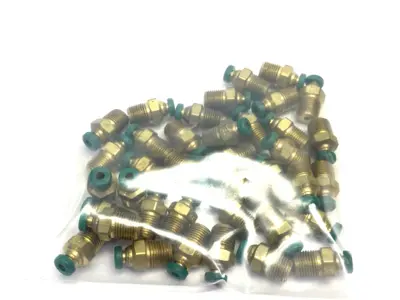 USED PARKER PRESTOLOK STRAIGHT FITTING 1/8" TO 1/8" MALE THREAD