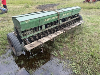 Used _UNKNOWN_ _UNKNOWN_ Grain Drills Michigan US | Miedema Asset Management Group #1443327