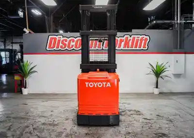 USED 2019 TOYOTA 8BPU15