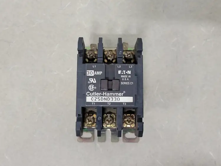 Used CUTLER-HAMMER C25DND330 Switchgears British Columbia CA | Lenmark #239911