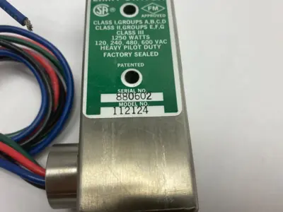 USED GO HEAVY PILOT DUTY PROXIMITY LIMIT SWITCH 1250 WATTS 120, 240, 480,