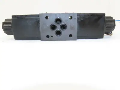Northman SWH-G02-C4-A220-10 Hydraulic Solenoid Operated Direction Control Valve