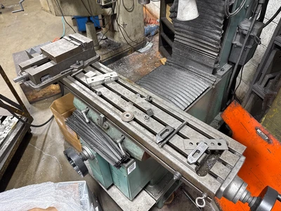 Used SOUTHWESTERN INDUSTRIES TRAK DPMEMX 2 Vertical Mills Illinois US | Aucto #1306764
