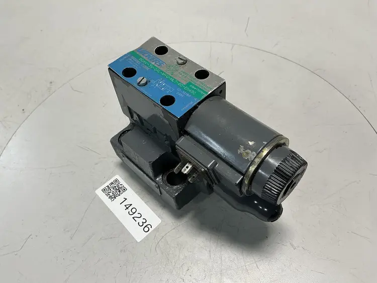 Used VICKERS DG4V-3S-2AL-M-U-HL7-60-EN400 Valves/Fittings Michigan US | Ideal Machinery #692661