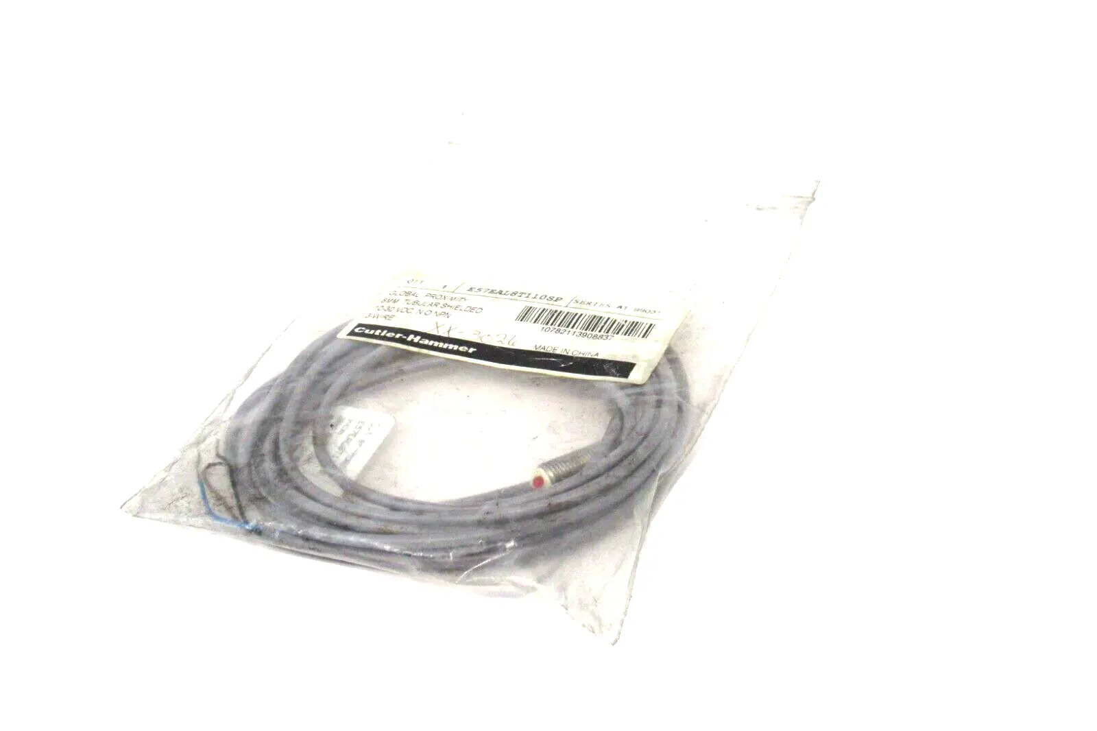 NEW CUTLER HAMMER E57EAL8T110SP PROXIMITY SWITCH