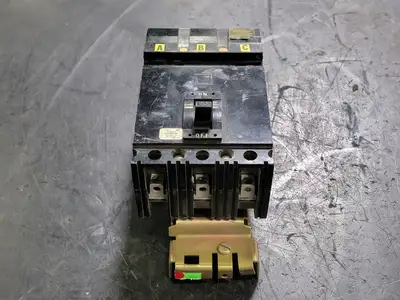 20 Amp, 3 Pole, 120/240 volts Circuit Breaker
