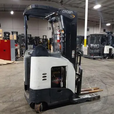 USED 2016 CROWN RR5725-45