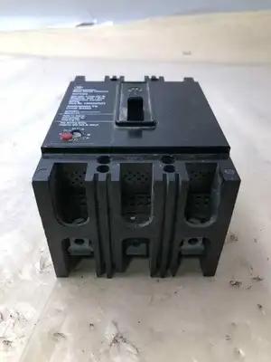 Westinghouse MCP0358 7A 3 Pole Molded Case Circuit Breaker MCCB 600V
