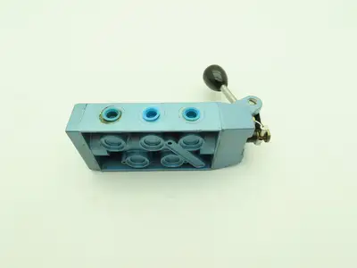 Skinner S3L0ACX2 Manual Directional Control Valve 5-Way 2 Pos 150PSI 1/4" NPT