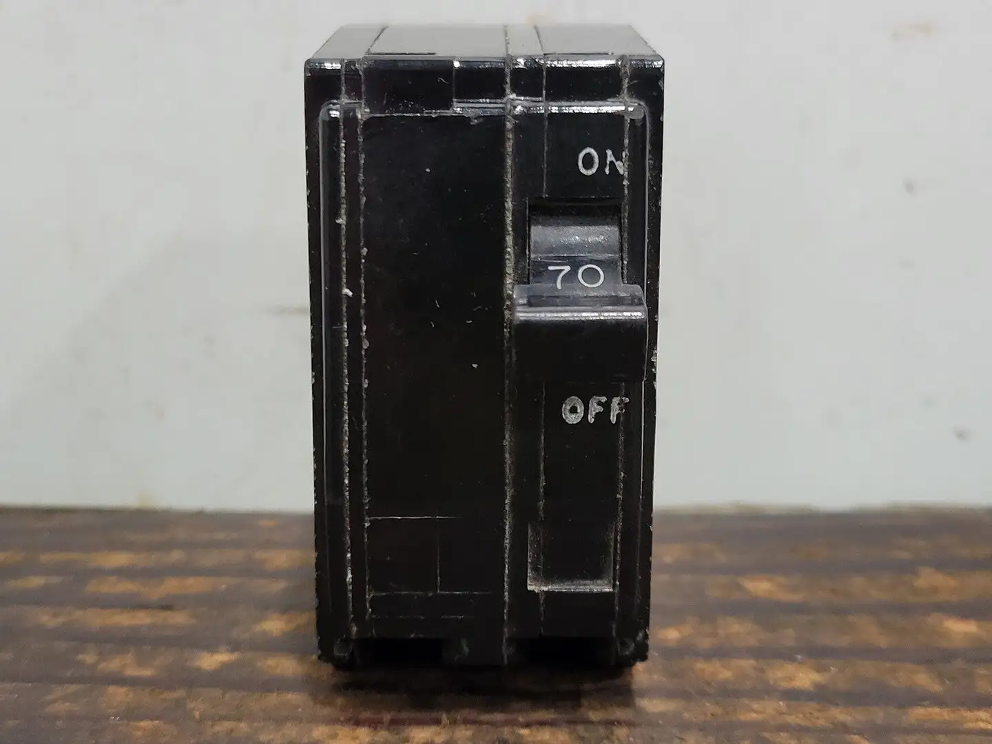 USED SQUARE D QO270