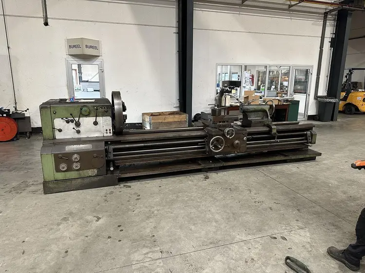 Used DEMOOR Ø 750 X 3100 MM Engine Lathes BE | Apt International N.V #361639