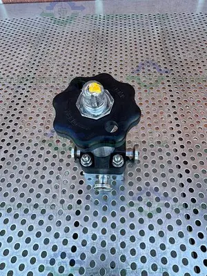 USED ITT PURE FLO .5-316L- RA20MAX-CWP150 DIAPHRAGM VALVE W/ 1/2" SANITARY FITTING