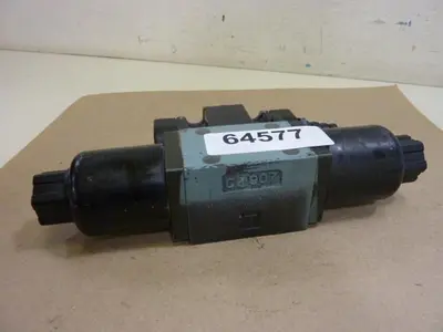 USED NACHI SS-G01-C27K-GR-D2-9925A