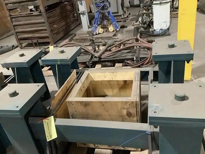 Used SUPPORT LEGS AND SPRINGS FOR FEEDER _UNKNOWN_ Feeders (Material Handling) Ohio US | World Equipment and Machine Sales #394818