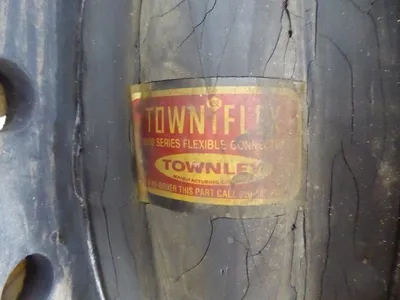 TOWNiFLEX Series 8000 Flexible Connector 27.5" Diameter 9" Face to Face Surplus
