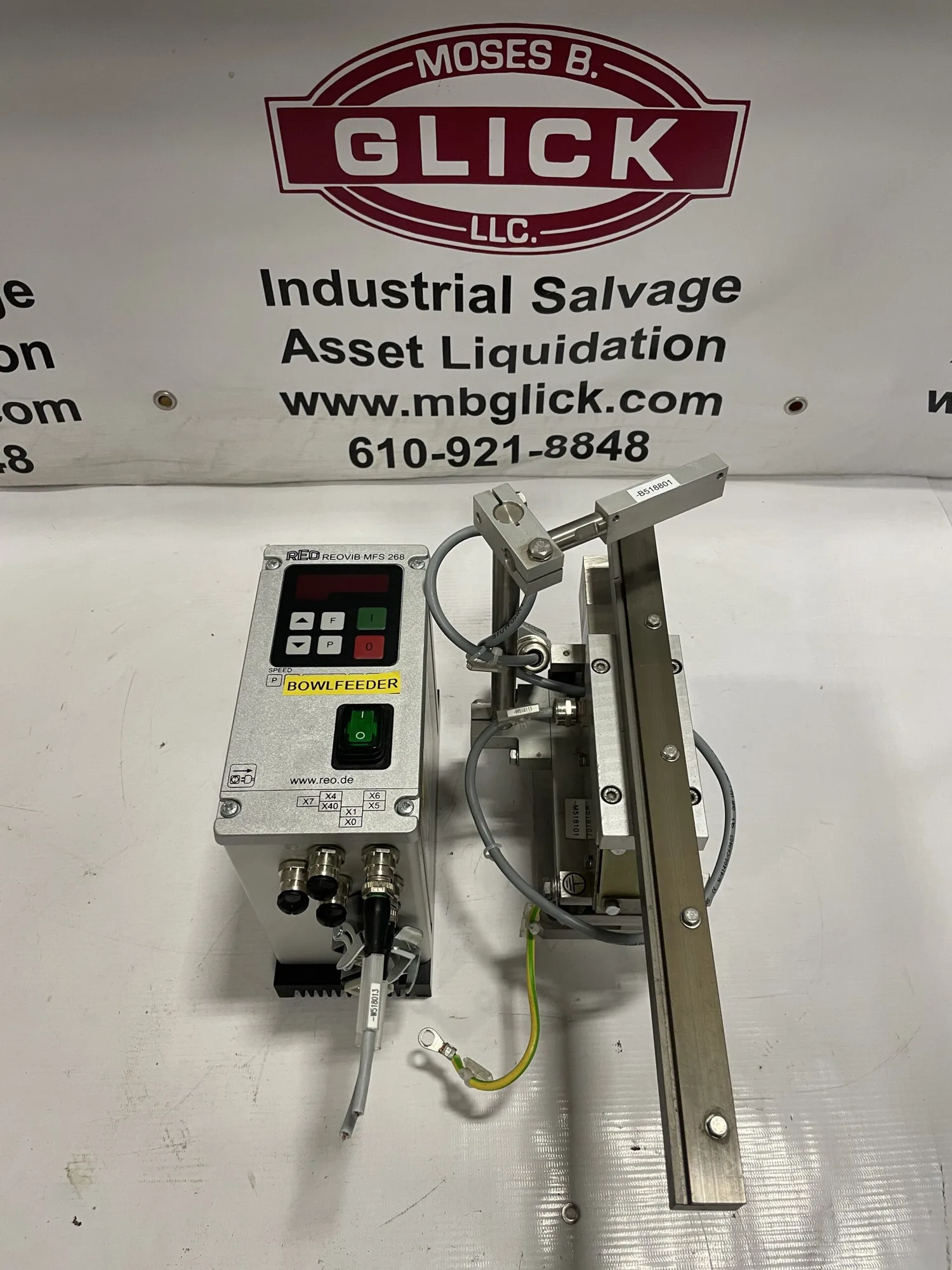 Vibratory Feeder / Conveyor w/ REOVIB MFS 268-6A-IP54 Frequency Converter VFD