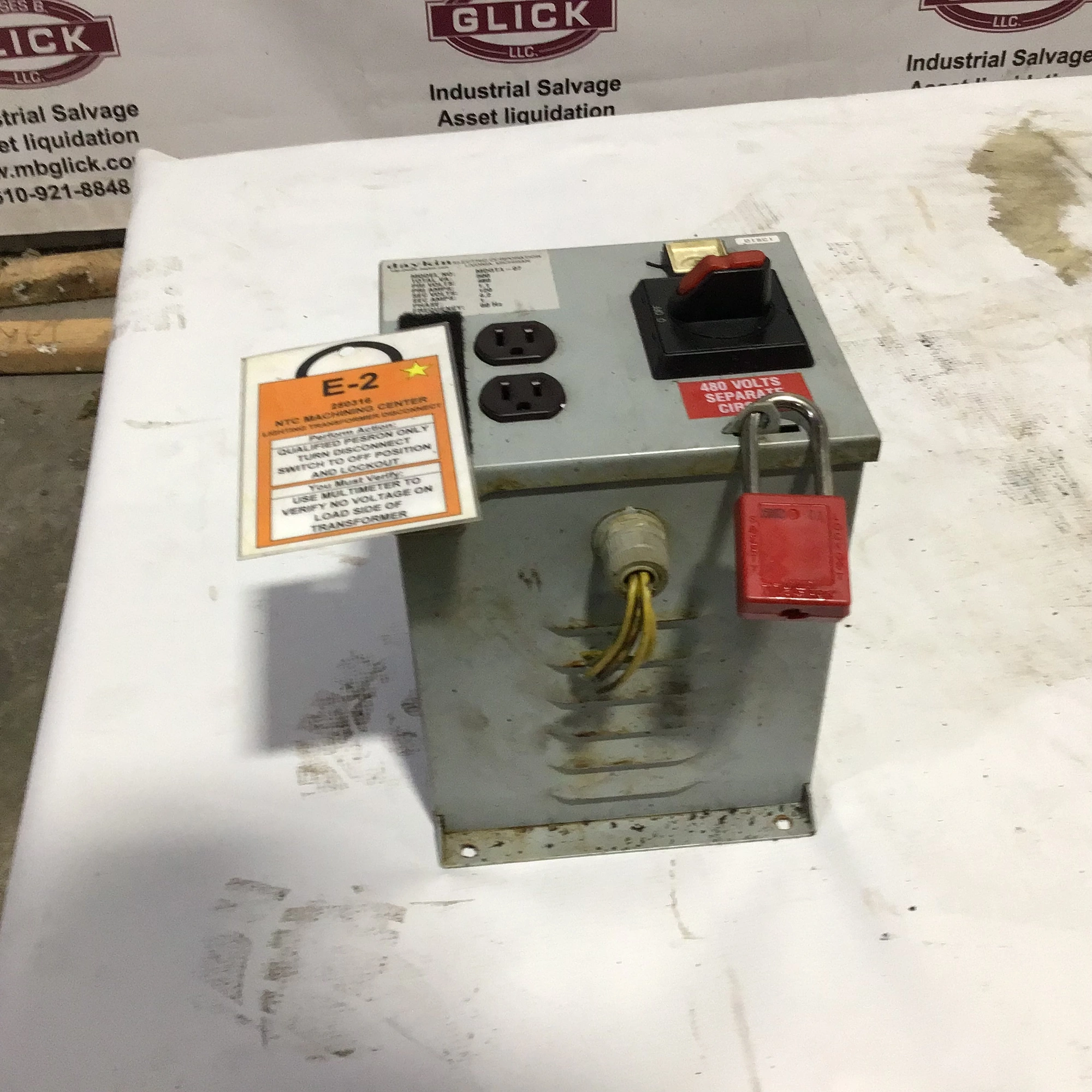 DAYKIN MDGTA-07 460-115V 500VA TRANSFORMER DISCONNECT – USED