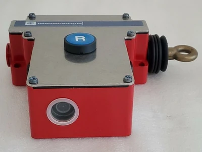 NEW Telemecanique 813320
