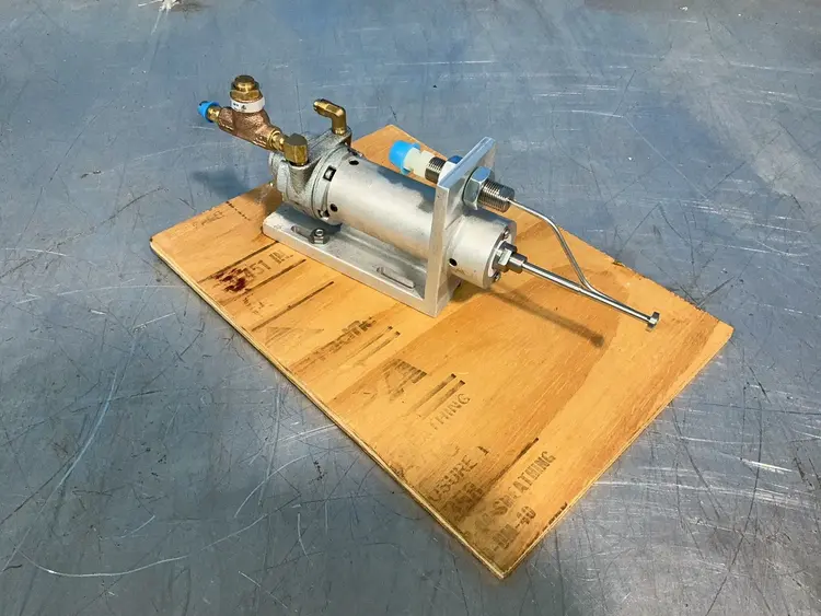 Used LOCTITE _UNKNOWN_ Pumps Ohio US | HGR 24 #1404923