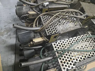 Approx (16) Drum Feeders on Pallet