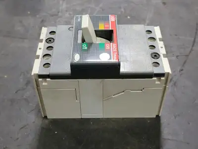 40 Amp, 3 Pole, 480-600Y/347 volts Circuit Breaker