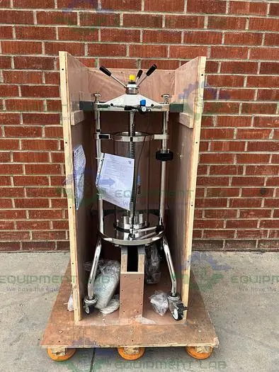 NEW *NEW* MILLIPORE QUIKSCALE 200/550 CHROMATOGRAPHY COLUMN 17 LITER  CAT # GA201711