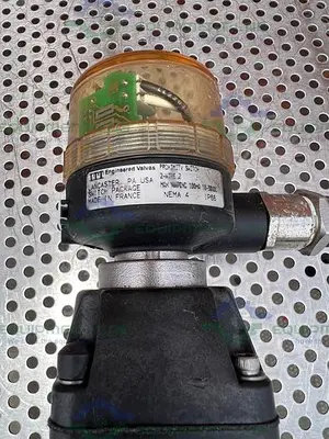 USED 3 ITT ADVANTAGE 4 WAY STAINLESS STEEL DIAPHRAGM VALVES W/ VALVE POSITIONER