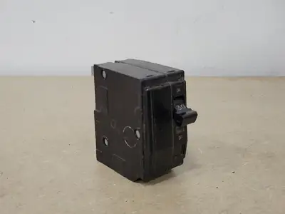USED SQUARE D QO230