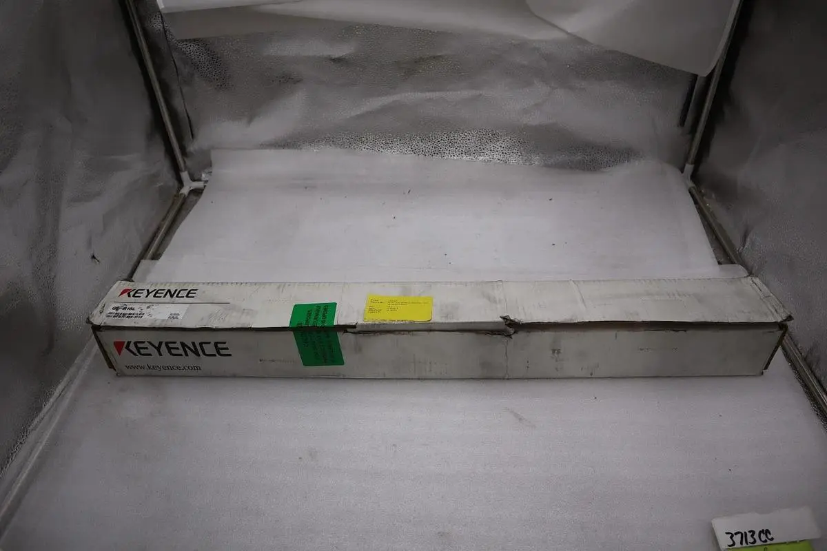 KEYENCE CORP GL-R16L-R SAFETY LIGHT CURTAIN TRANSMITTER ONLY - STOCK 3713CC