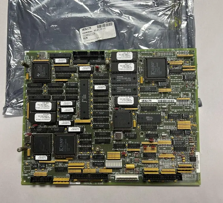 Used GENERAL ELECTRIC DS200SDCCG3A / DS200SDCCG3AGD AC Drive Control Module Ohio US | Surplus Asset Holdings #1225775