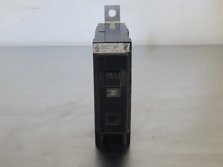 Used CUTLER-HAMMER BA135 Switchgears British Columbia CA | Lenmark #241974