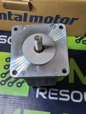 ORIENTAL MOTOR PKA566KD STEPPING MOTOR - BRAND NEW
