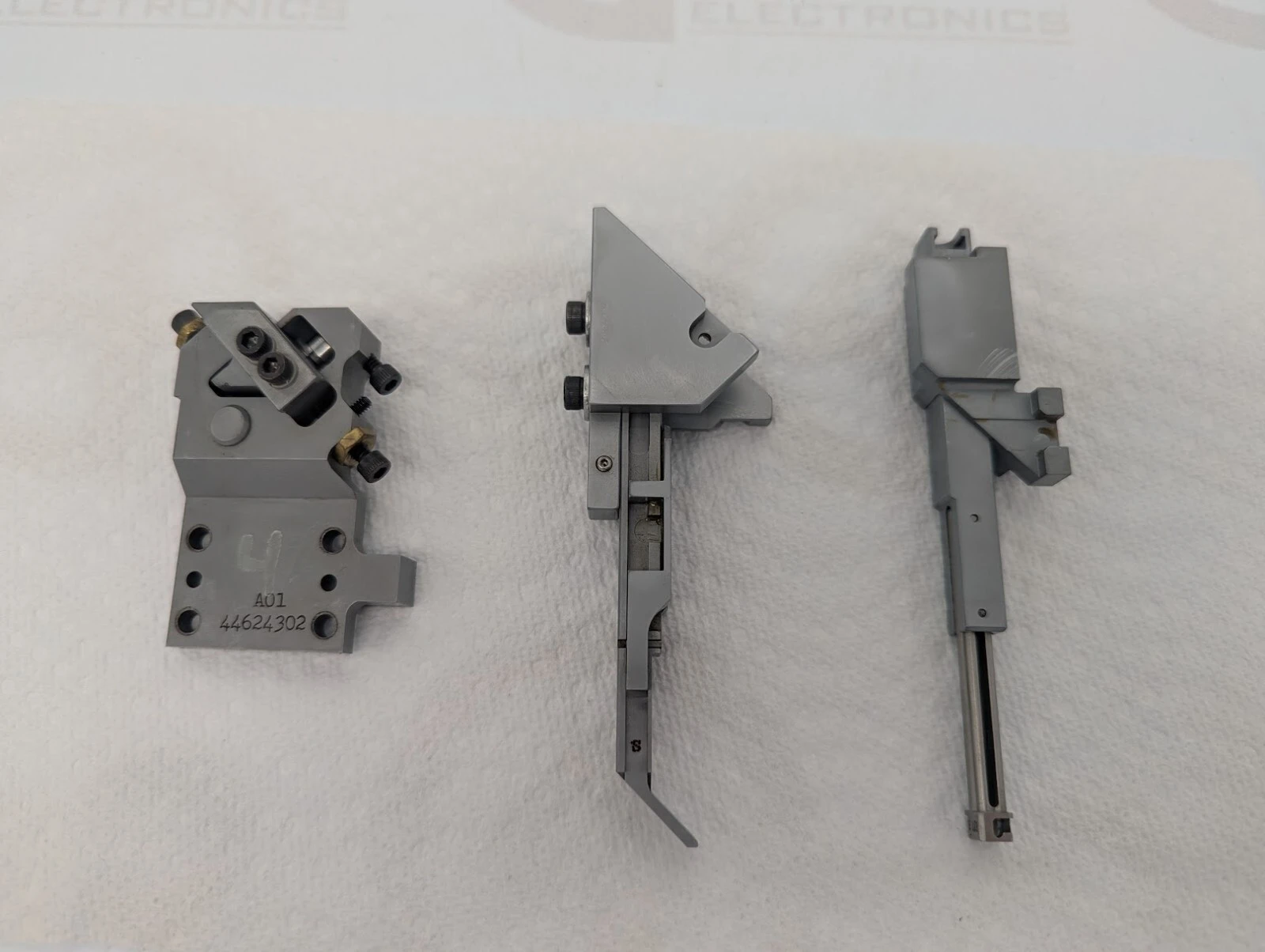 Used Universal Instruments Corporation Radial Insertion Head Assembly Parts Miscellaneous PCB & SMT Equipment Michigan US | 4Tech USA #1540351