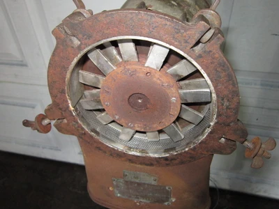 Weber Brothers Lab Pulverizer.