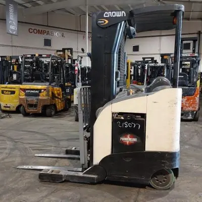USED 2019 CROWN RR5725-45