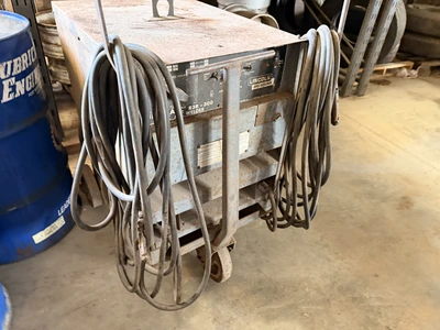 Used LINCOLN R3R-300 ARC WELDER Arc Welders Michigan US | Miedema Asset Management Group #1369517