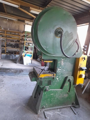 VAPTZAROV Eccentric Press, in good working condition