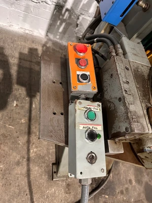 DENISON 6TON HYDRAULIC PRESS W/ INDEX TABLE