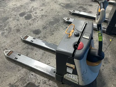 Used CROWN WP303545 Pallet Jacks Ohio US | HGR 24 #1285571