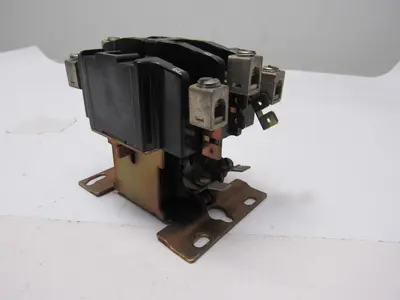 Furnas 42CE35AJ223 Ser A 600V 15Hp MAX 24V Coil Definite Purpose Controller