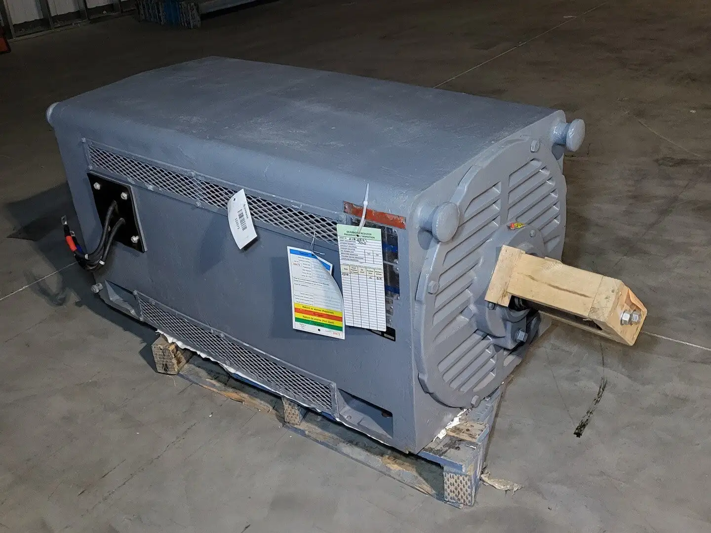 700 hp, 120 volts, 1187 rpm Electric Motor