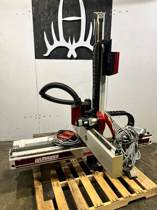 Used 2015 WITTMANN W-808 Robots | Hunter Plastics #788778