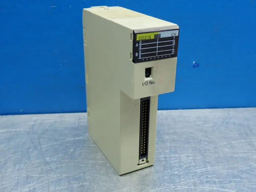USED OMRON C200HOD218