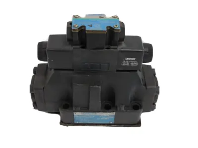 NEW VICKERS DG5S-8-2CTM-FW-B5-30 CONTROL VALVE DG4V-3S-6C-M-FW-B5-60